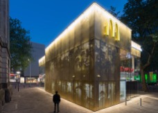 McDonalds-Coolsingel-by-MEI-Architects-and-Planners_dezeen_784_10